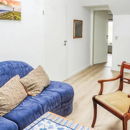 Apartment Three-bedroom In *